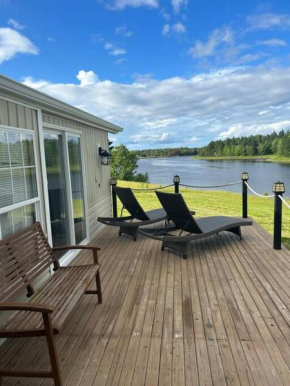 2 Bedroom Private Waterfront Getaway
